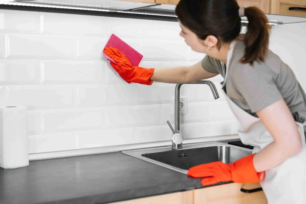 How to clean a kitchen